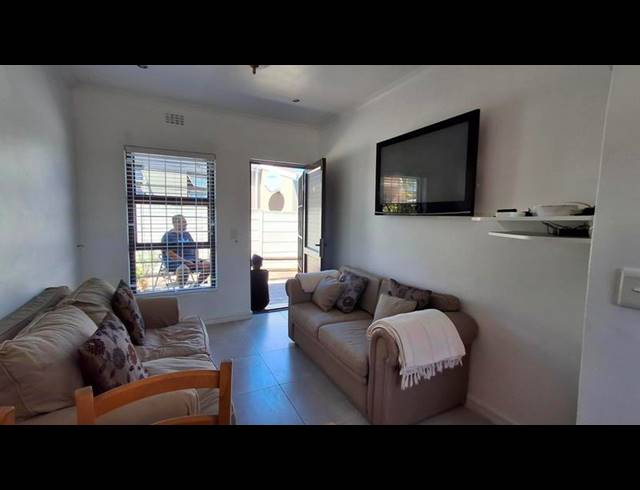 1 BEDROOM PROPERTY TO RENT IN ST DUMAS